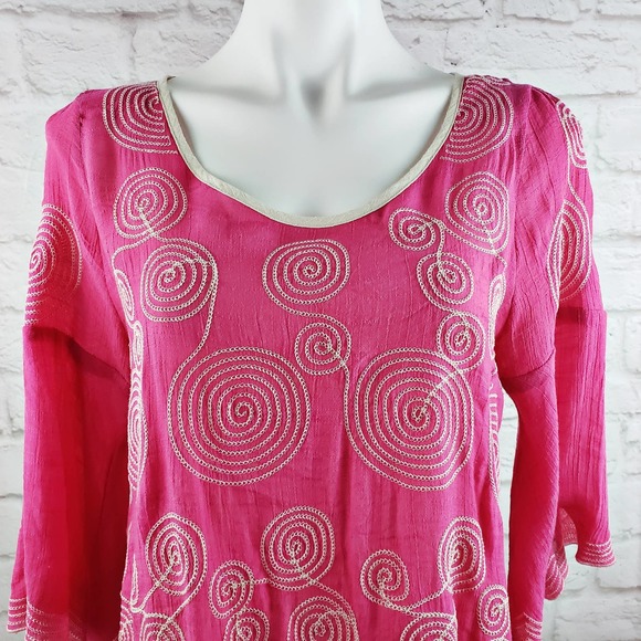 Esley Pink Top/Tunic with White Embroidery Design; Scalloped Hem ~ Size Medium - Picture 2 of 5